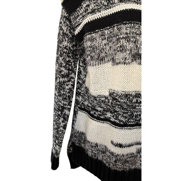 Jessica Simpson Black & White Turtleneck Sweater Size XS Striped Oversize Fit - Picture 4 of 9